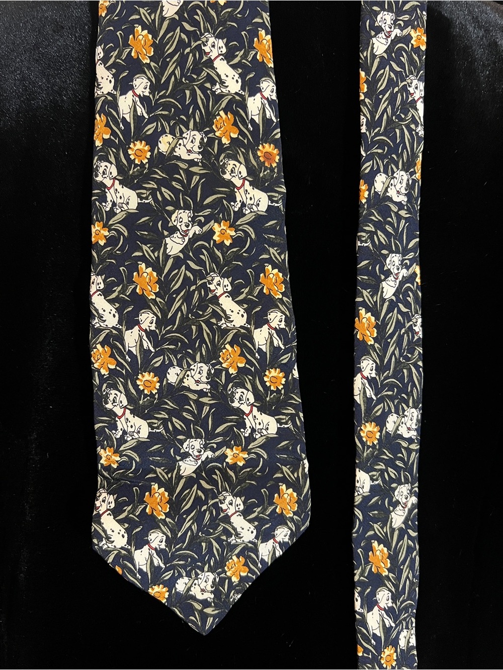 VTG Disney x Tie Rack 101 Dalmatians Silk Tie Made in Italy Floral Tapestry 90s